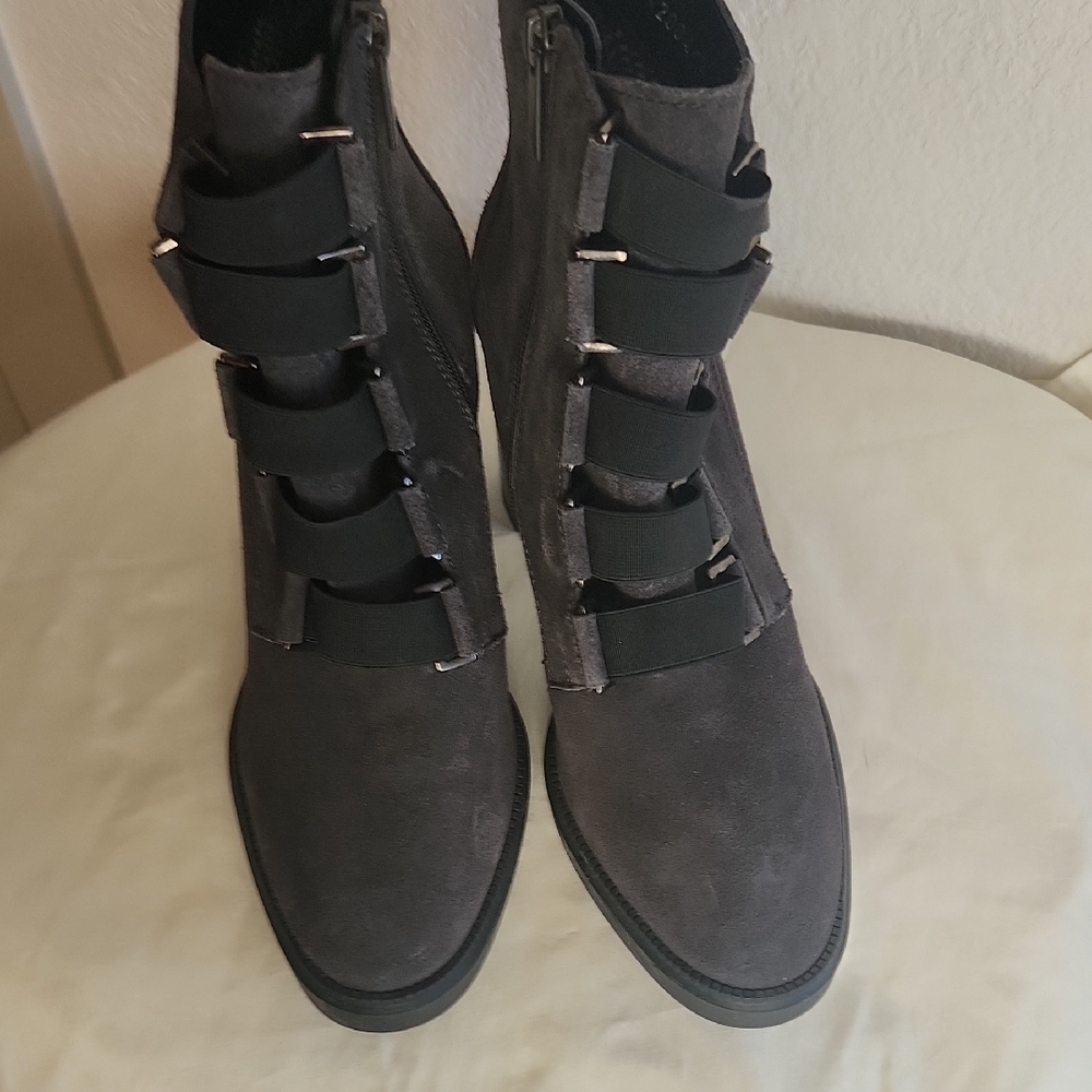 Aquatalia  Indira Elastic Grey Suede Boots Size 10